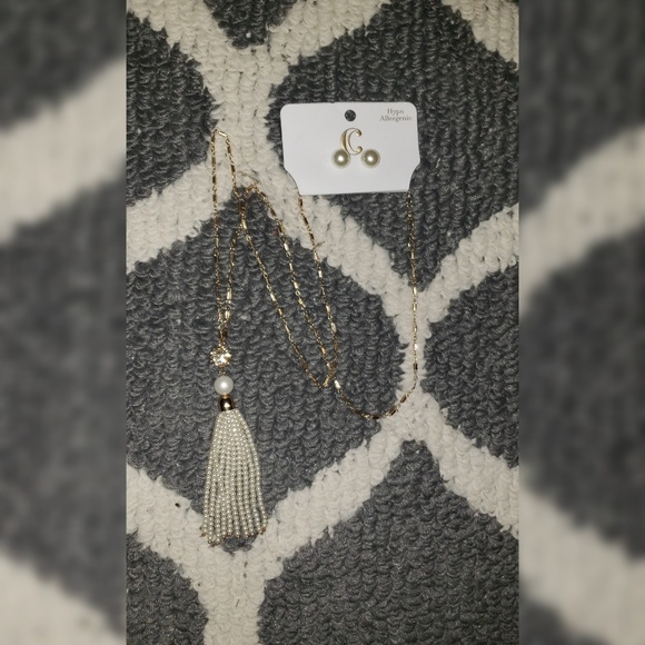 Pearl & Rhinestone Set - Picture 2 of 5